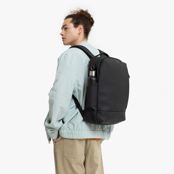 EASTPAK TECUM F CNNCT F Matte Black